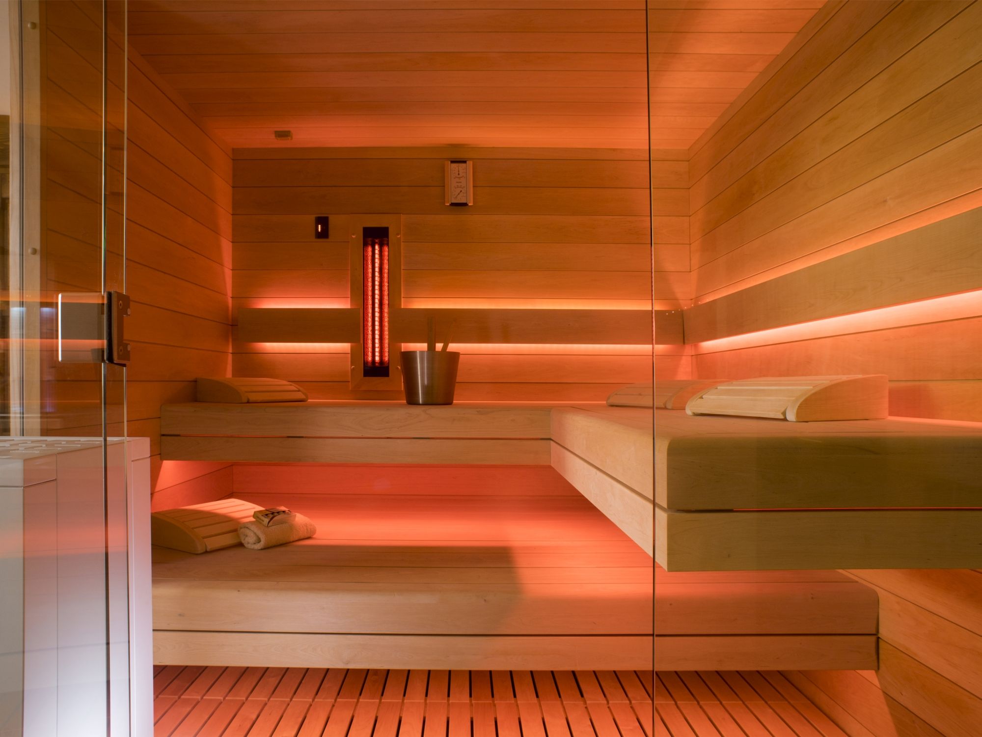 Exploring Infrared Saunas: The Science, Benefits, and Top Infrared Bulbs